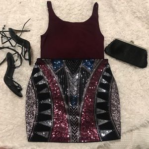 Women’s Express Mini Skirt Black & Burgundy Sequin Mini Skirt Size Small NWT